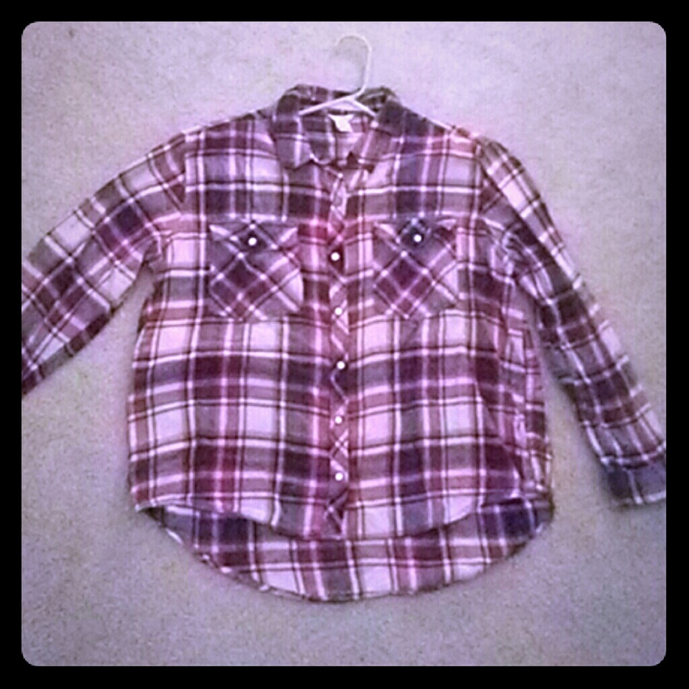 Plaid blouse with pearl snap buttons